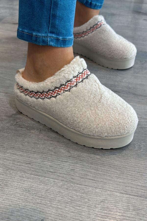 Zapatilla UG borrego