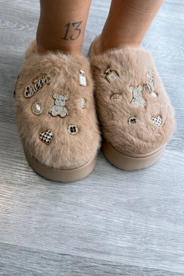 Zapatilla pelo Queen camel