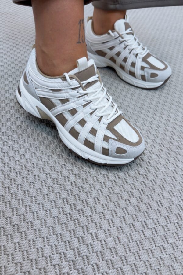 Zapatilla P6000 beige