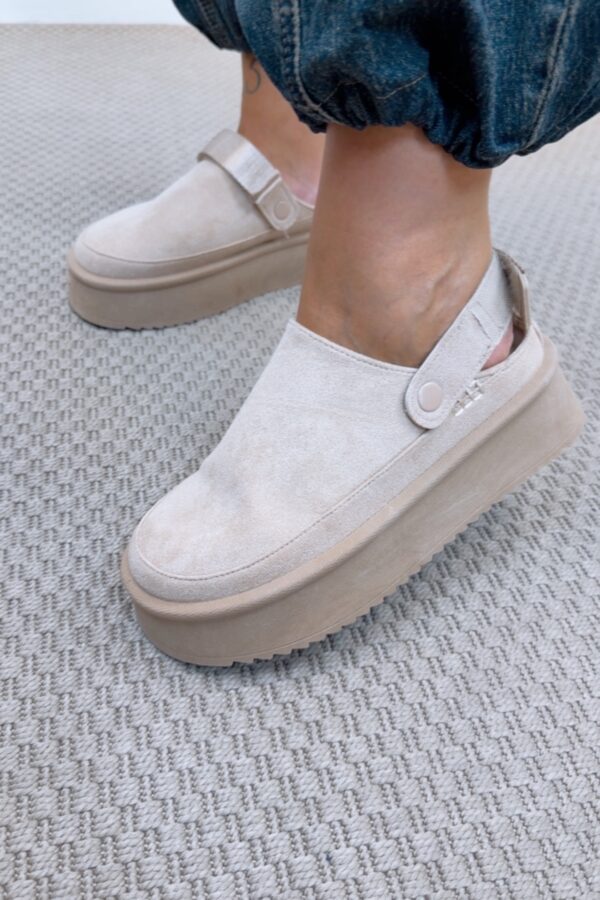 Zueco cros beige